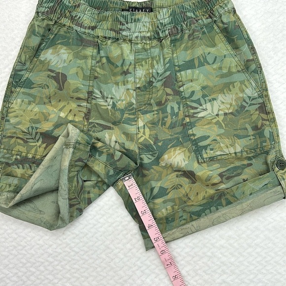 Sanctuary Camo Print Trailblazer Shorts Size 25 - Picture 9 of 17